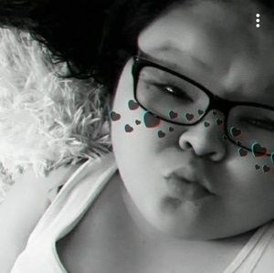 Meet your Posher, Desiree